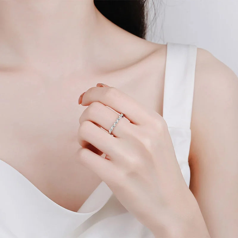 Smyoue 0.2ct White Gold Plated Moissanite Ring for Women Girls Trend 100% S925 Sterling Silver Jewelry Sparkling Diamond Rings