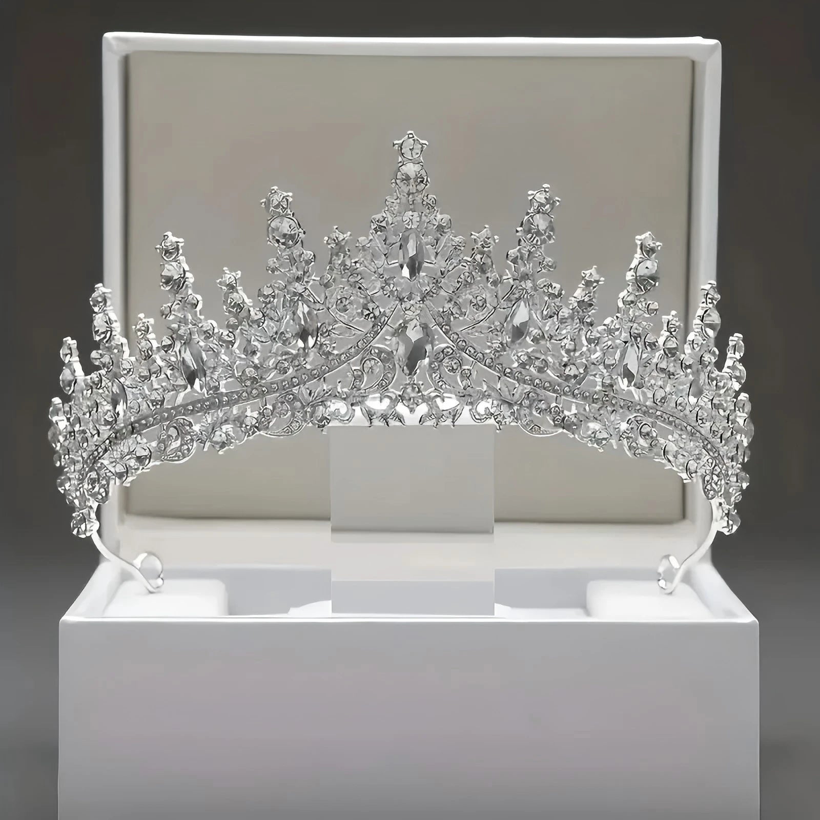 1pc Luxury Jewelry Hair Accessories Exquisite Rhinestone Tiaras for Party Weddings Photography Props Perfect Gift Women's Crown