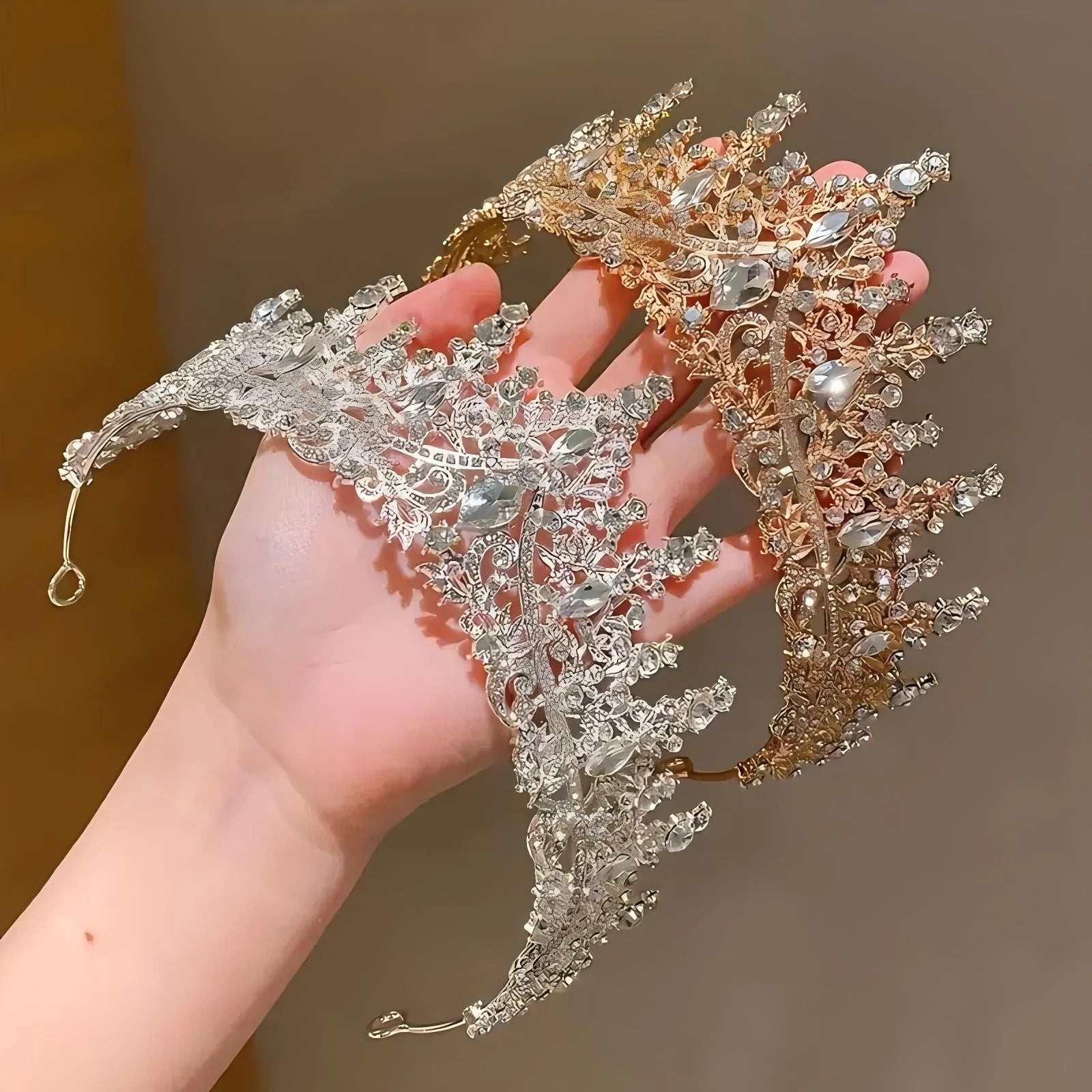 1pc Luxury Jewelry Hair Accessories Exquisite Rhinestone Tiaras for Party Weddings Photography Props Perfect Gift Women's Crown