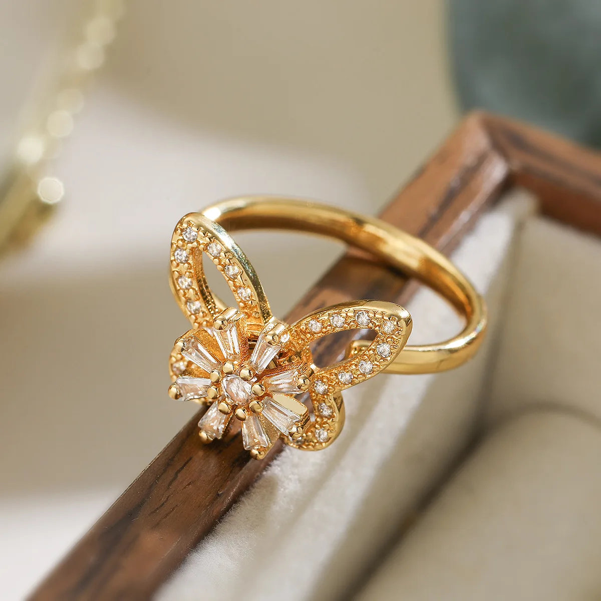 Floriva Ring